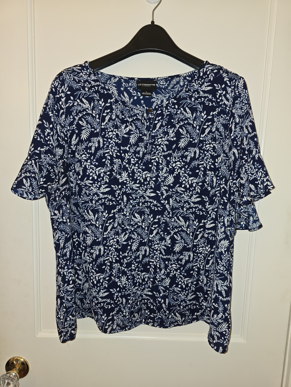 Liz Claiborne Navy Floral Flutter Sleeve Blouse LARGE